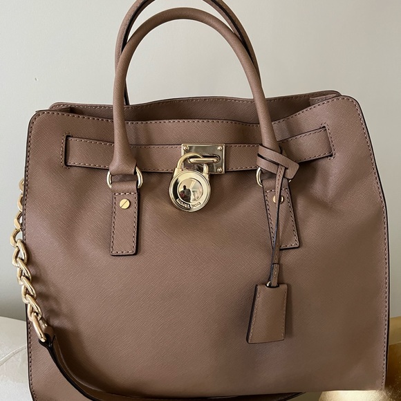 Brand new Michael Kors Bag - Picture 6 of 9